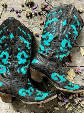 CORRAL Brown Leather Cowboy Boots with Teal Inlay